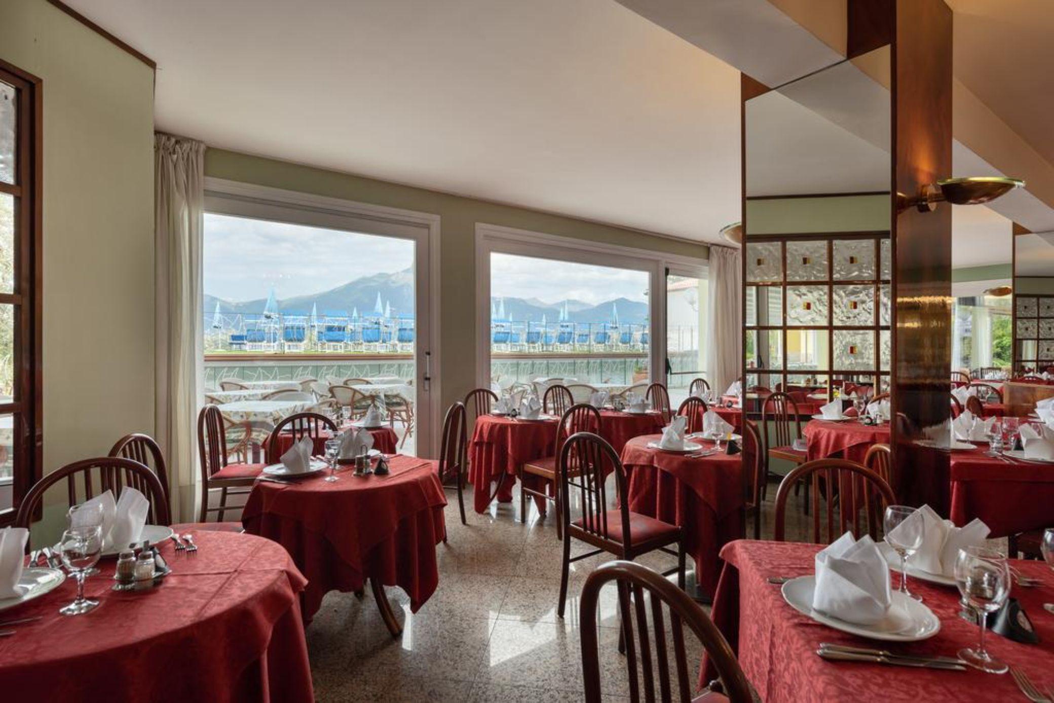 Hotel Internazionale Torri Del Benaco Extérieur photo