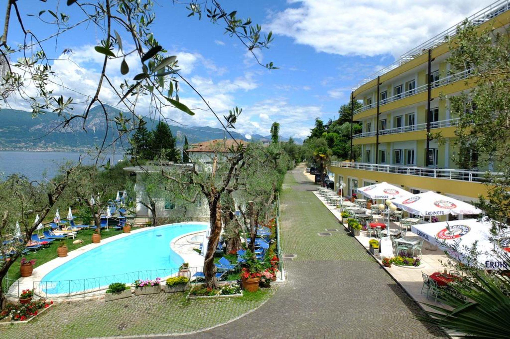 Hotel Internazionale Torri Del Benaco Extérieur photo