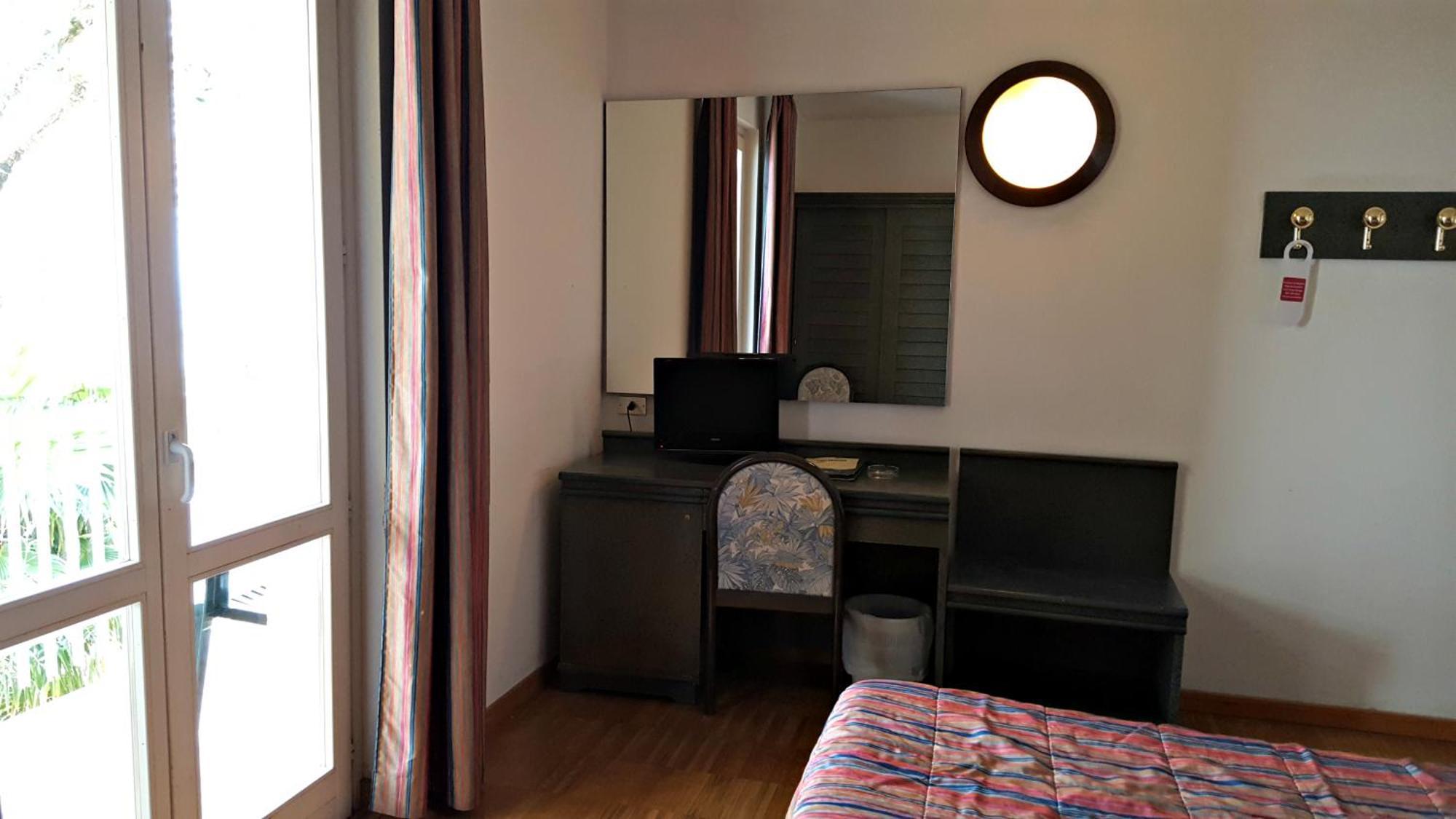 Hotel Internazionale Torri Del Benaco Extérieur photo
