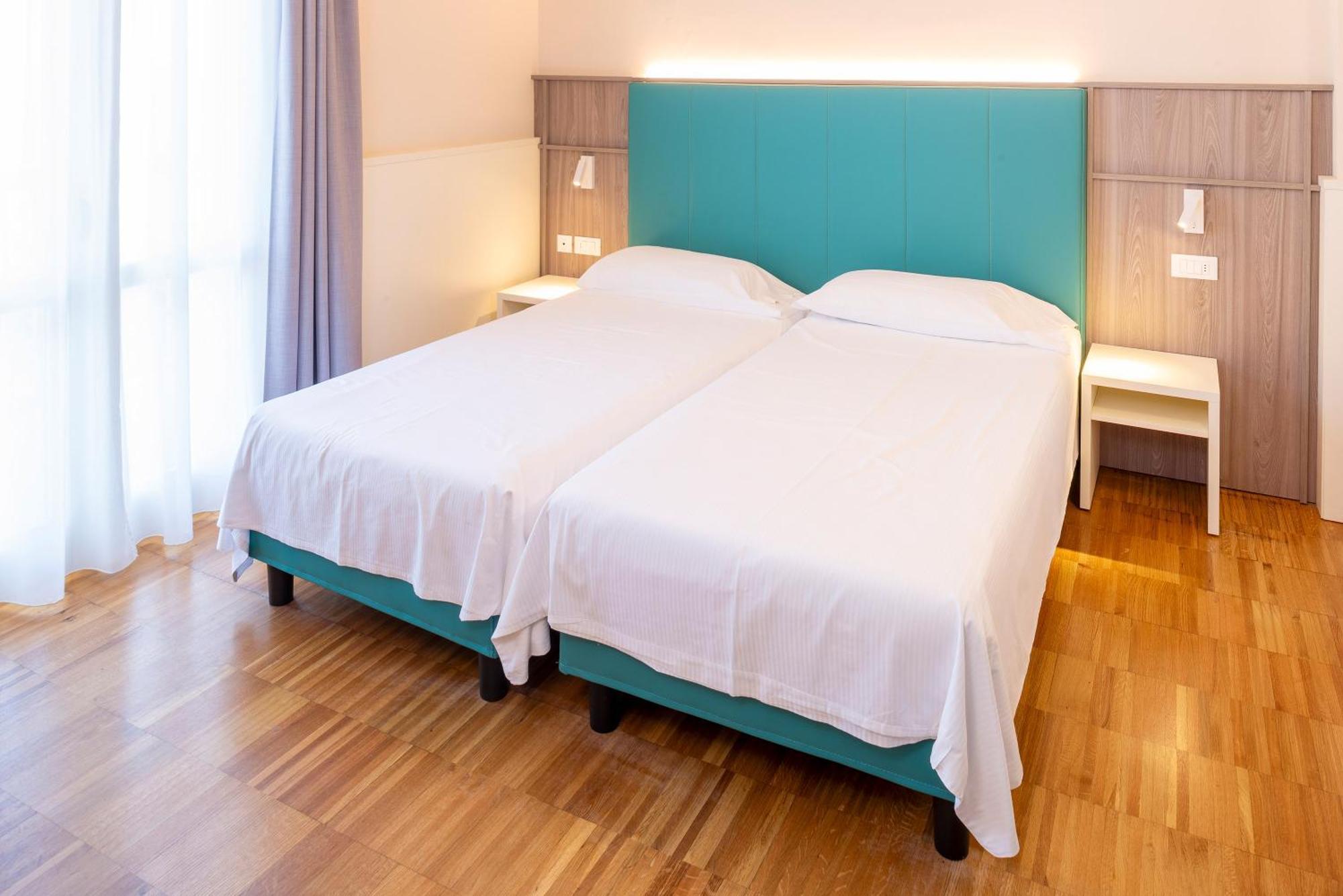 Hotel Internazionale Torri Del Benaco Extérieur photo