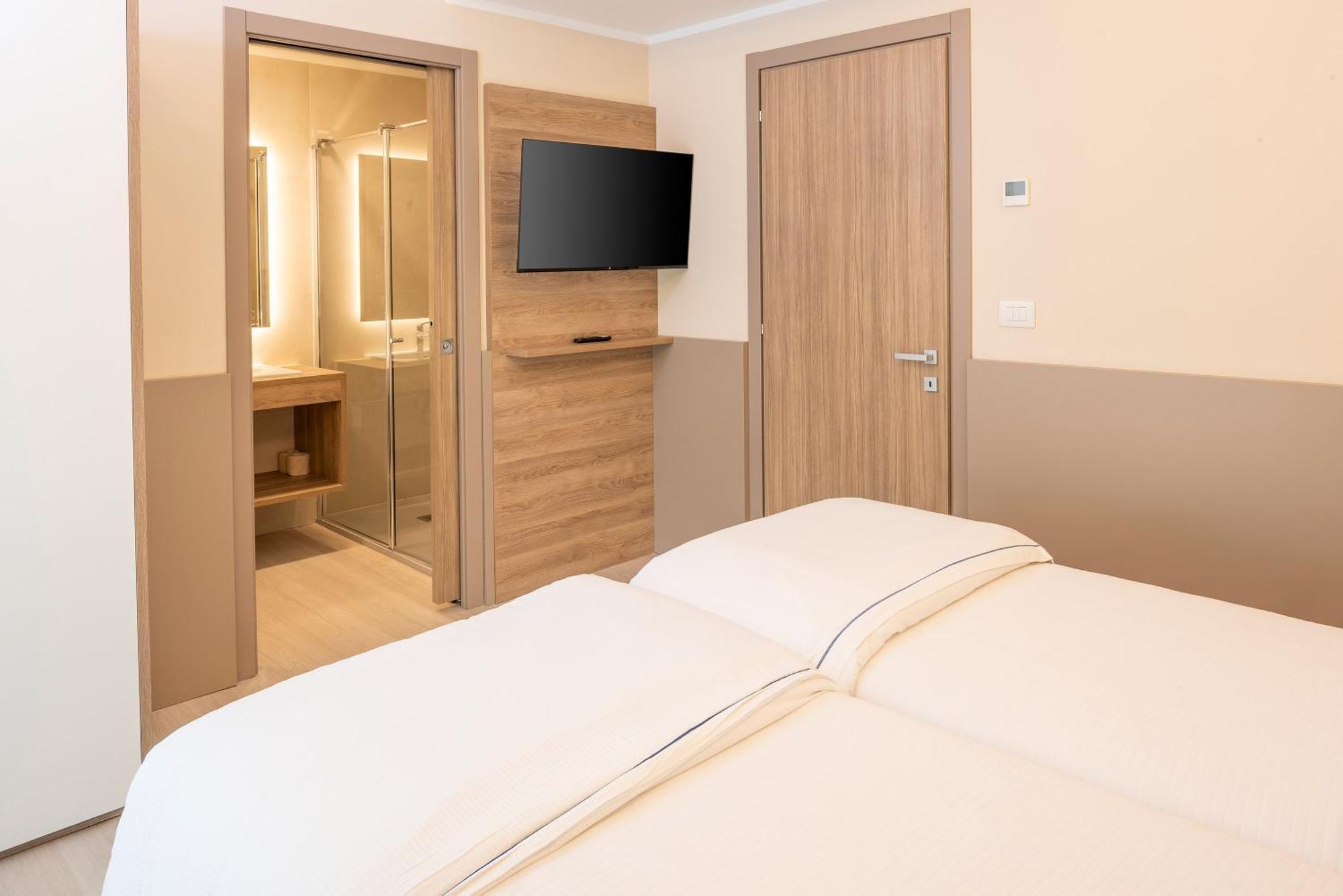 Hotel Internazionale Torri Del Benaco Extérieur photo