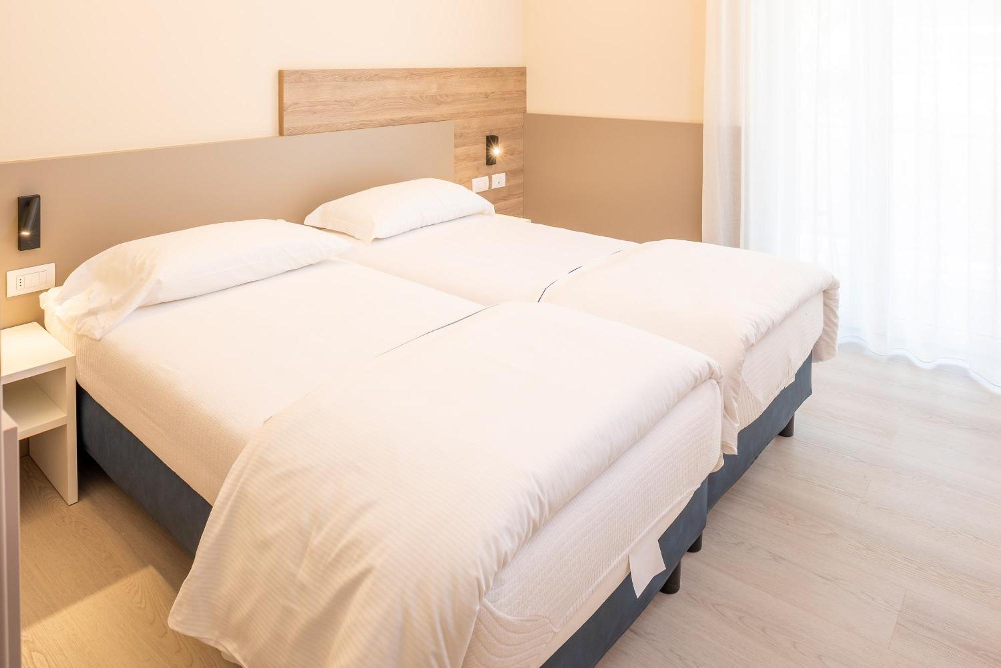 Hotel Internazionale Torri Del Benaco Extérieur photo