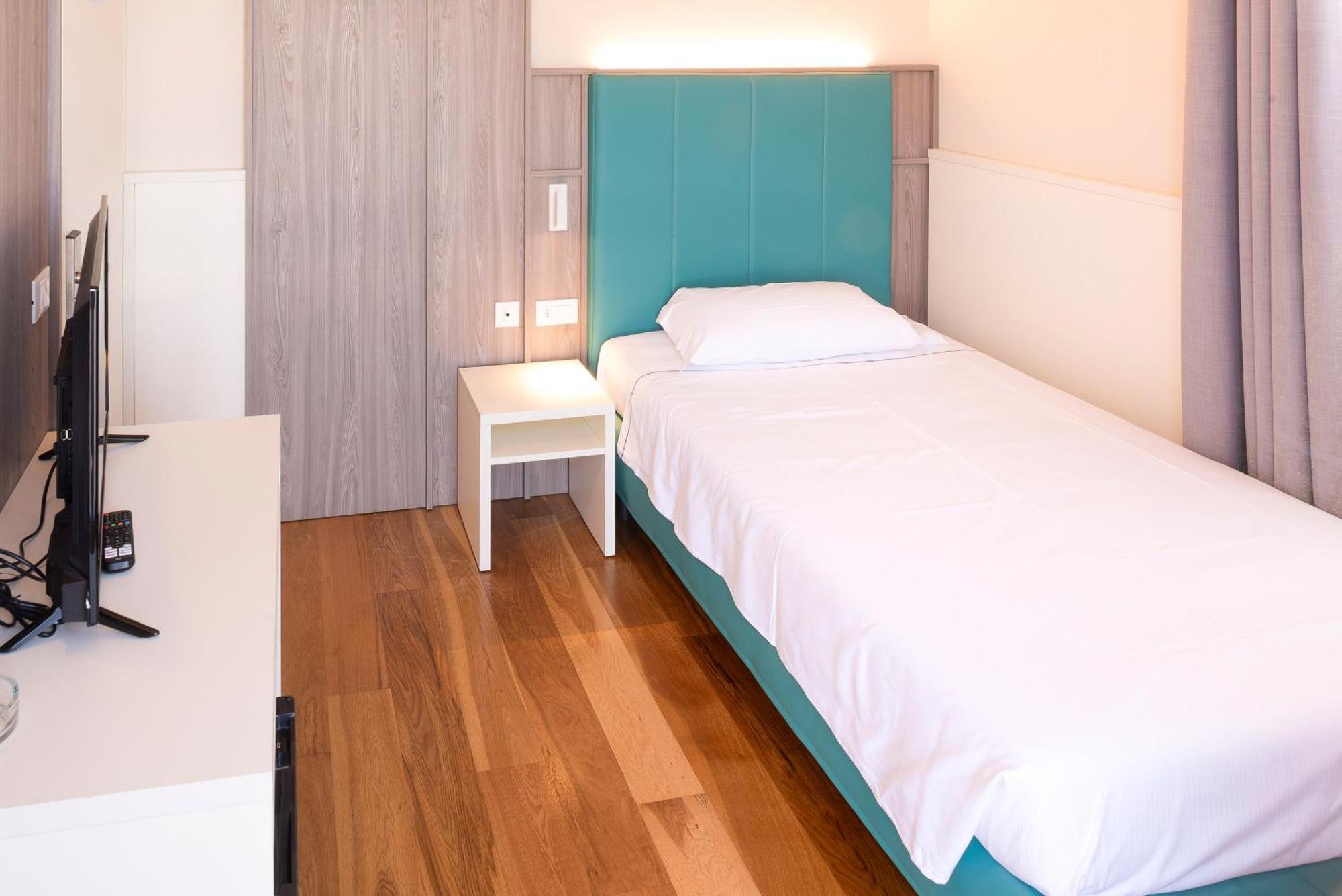 Hotel Internazionale Torri Del Benaco Extérieur photo