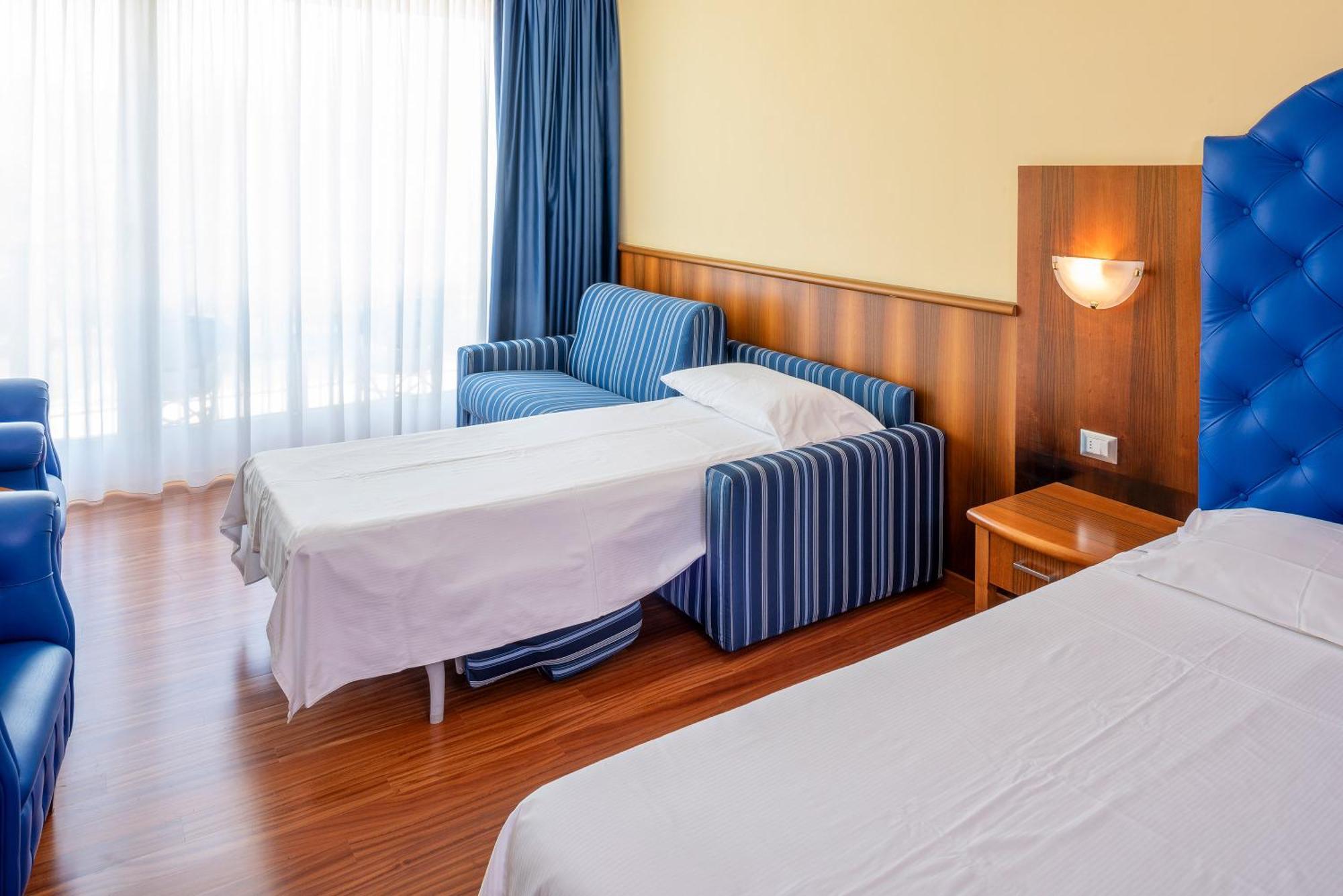 Hotel Internazionale Torri Del Benaco Extérieur photo