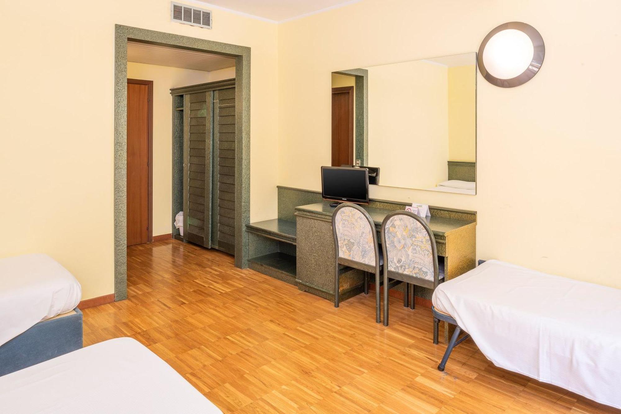 Hotel Internazionale Torri Del Benaco Extérieur photo