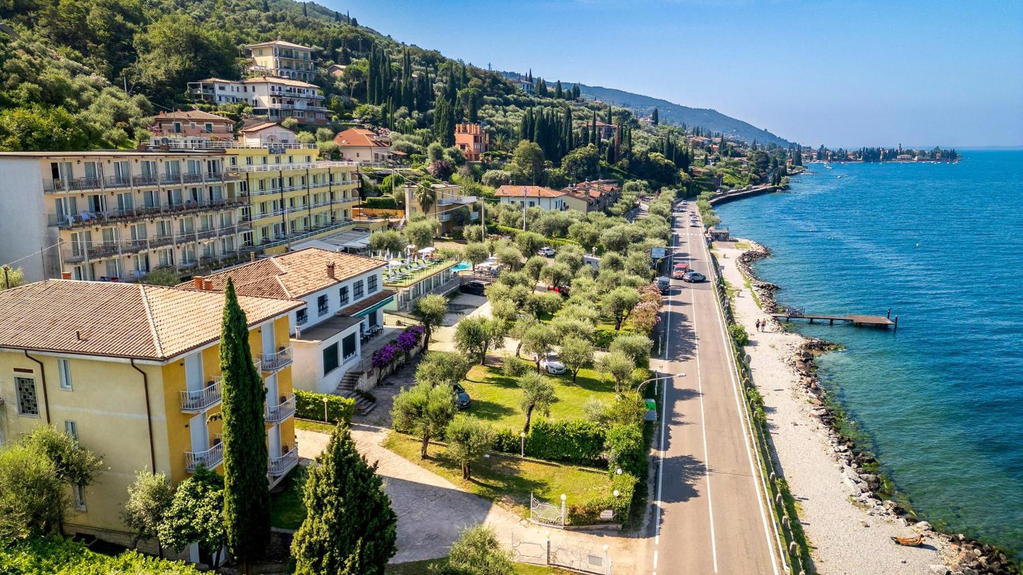Hotel Internazionale Torri Del Benaco Extérieur photo