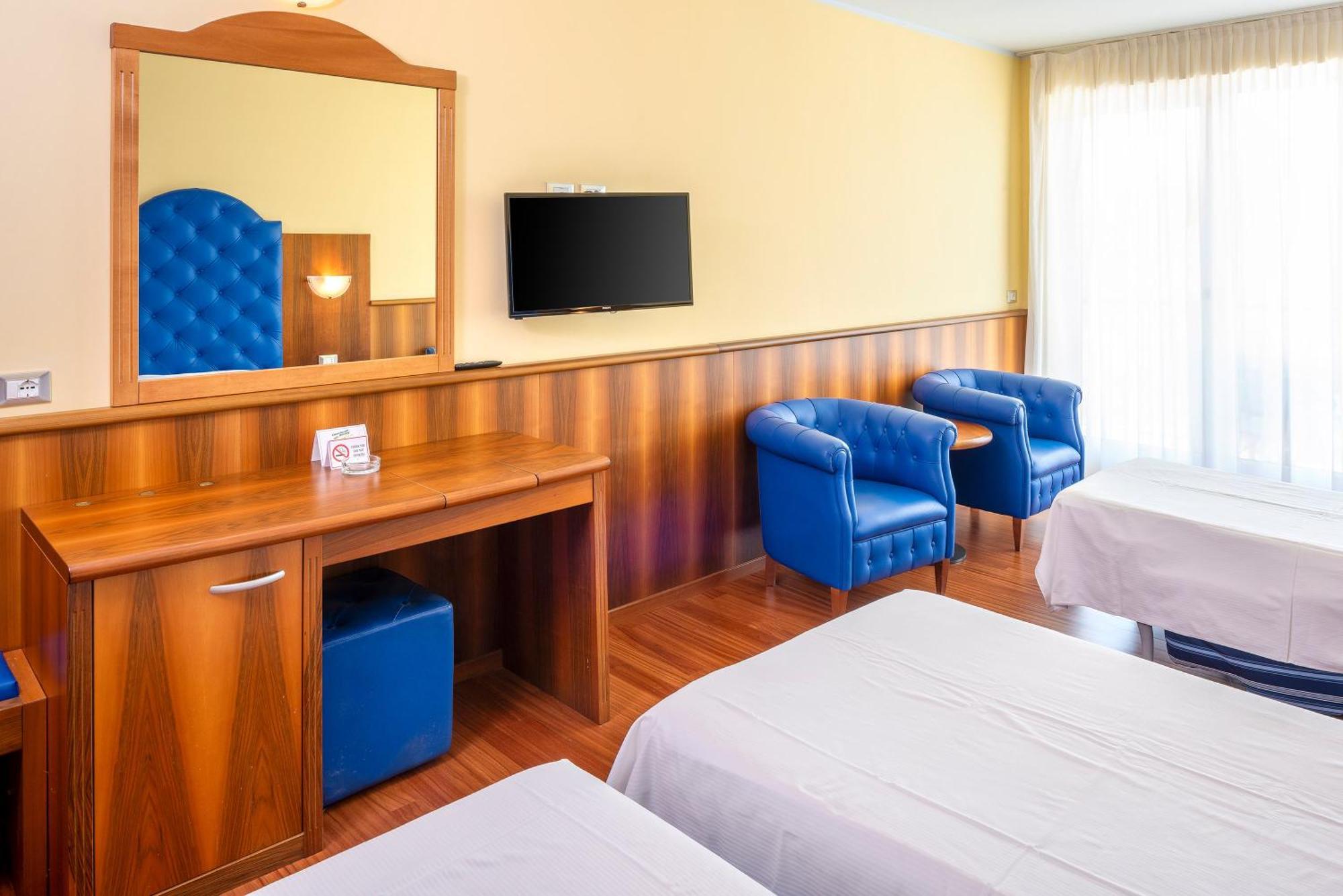 Hotel Internazionale Torri Del Benaco Extérieur photo