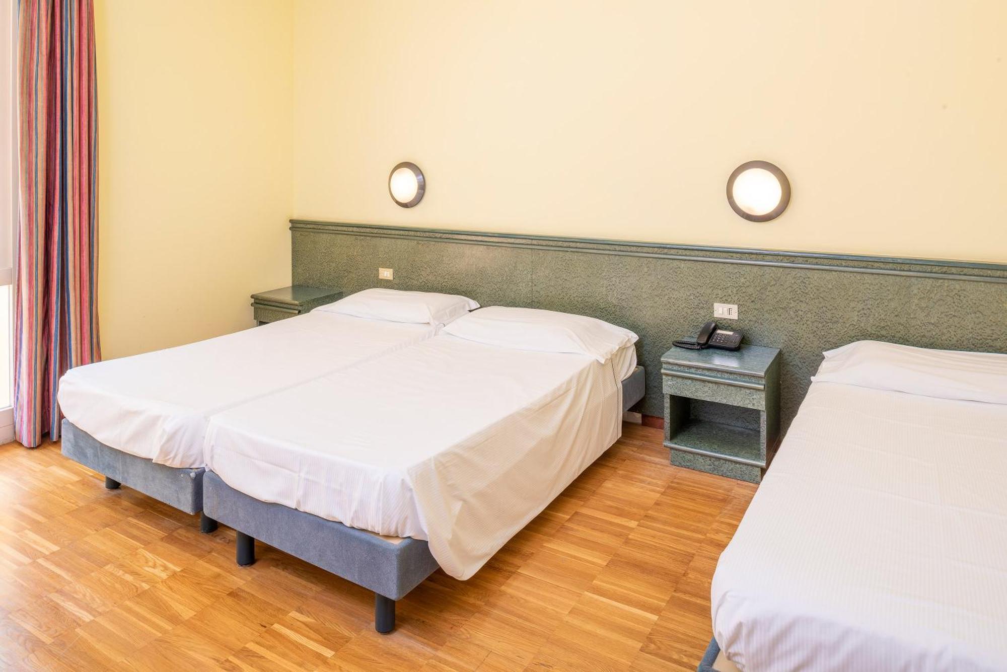 Hotel Internazionale Torri Del Benaco Extérieur photo