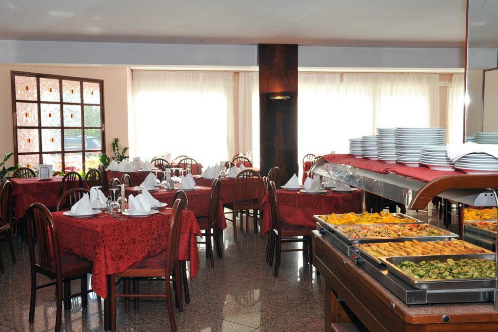 Hotel Internazionale Torri Del Benaco Extérieur photo