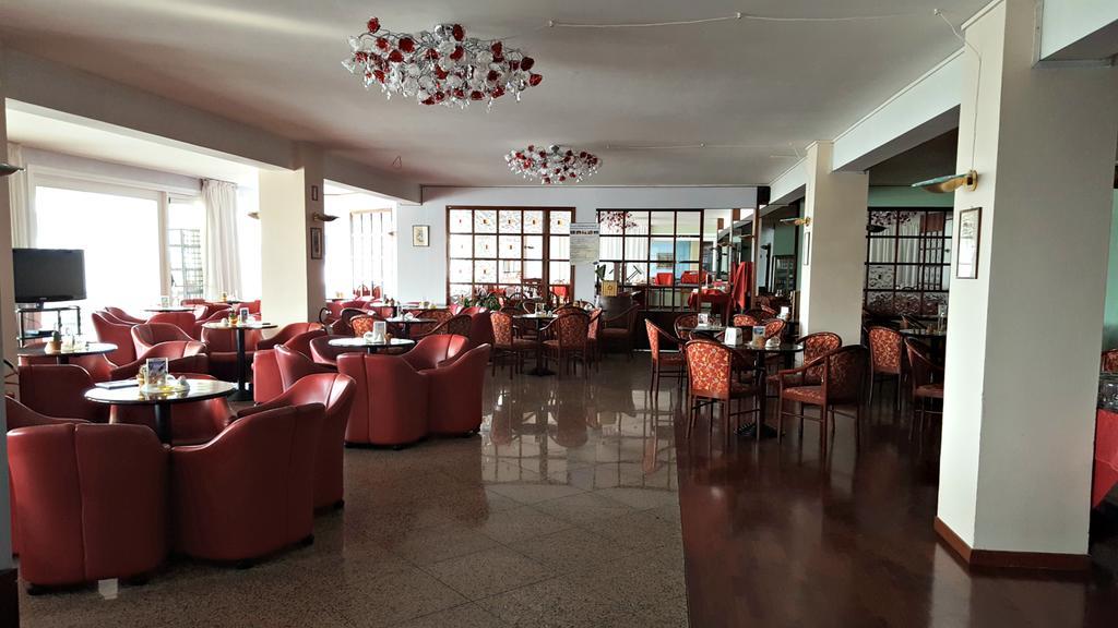 Hotel Internazionale Torri Del Benaco Extérieur photo